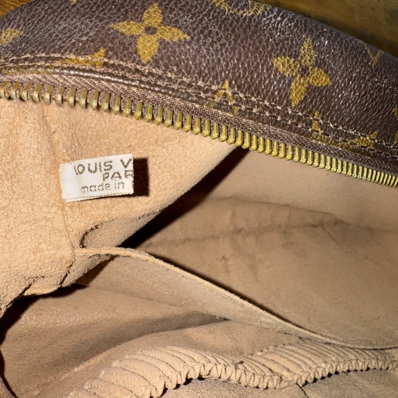 Louis Vuitton Monogram Trousse Toiletry Pouch 28 - Picture 10 of 10